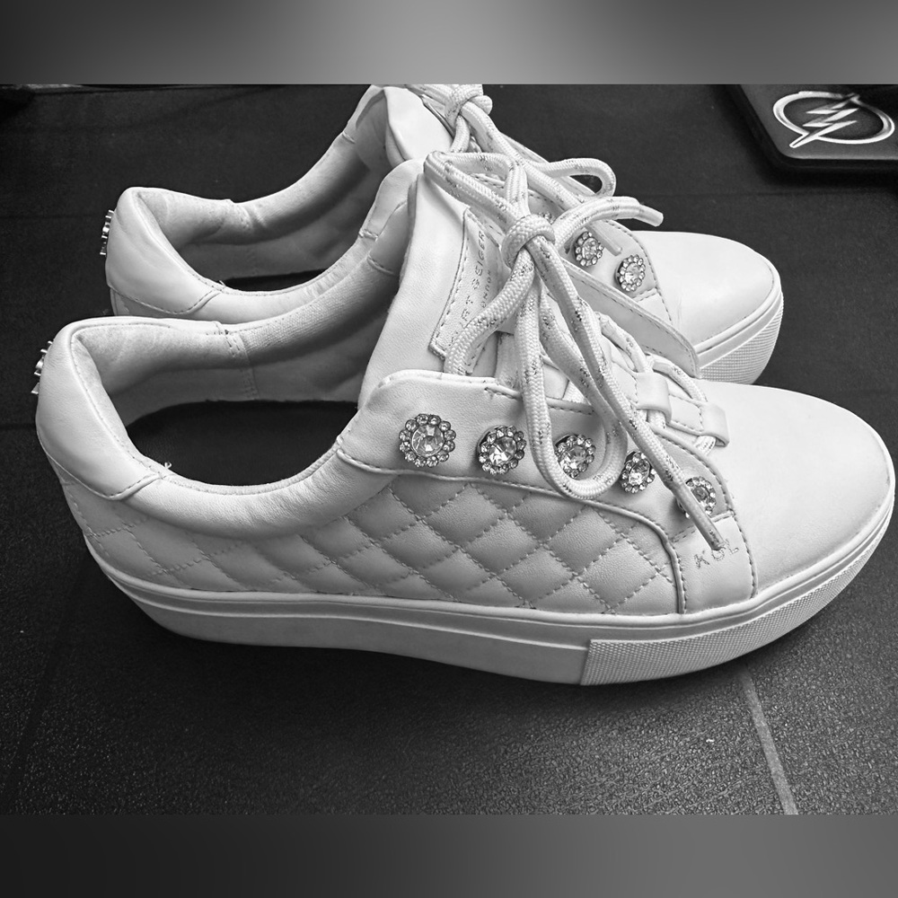 Kurt Geiger - 
Liviah Quilted Crystal Sneakers- size 6